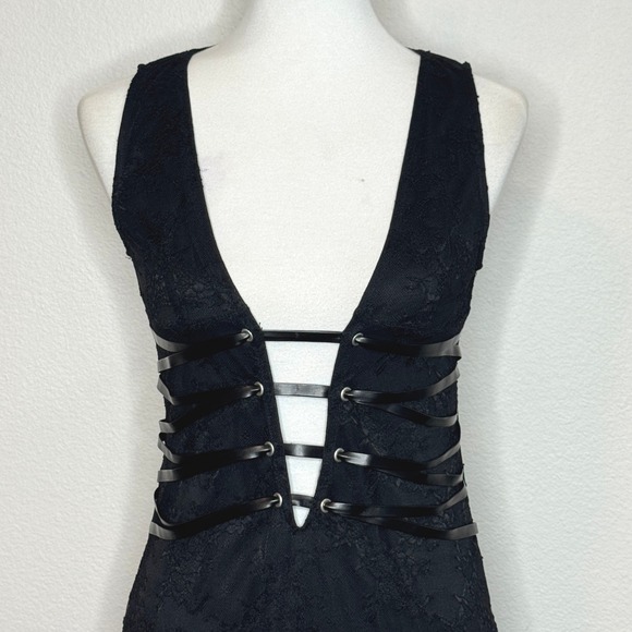 Whimsigoth Goth NEW Midi Lace Sheath Bodycon Dress MED Fashion Nova Modern Muse - Picture 2 of 11